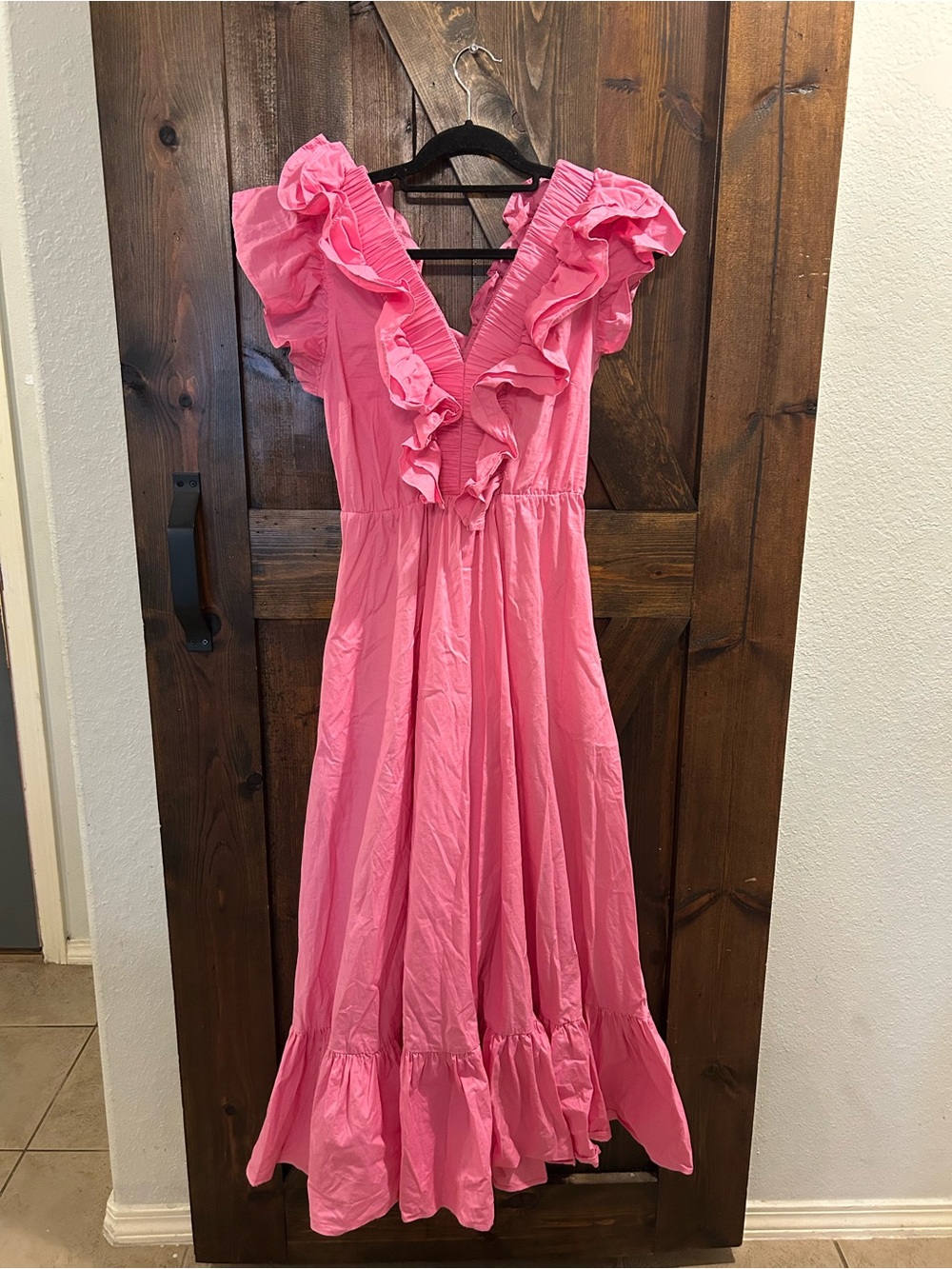 Women's  Pink Ruffle V-Neck Dress size Small with pockets